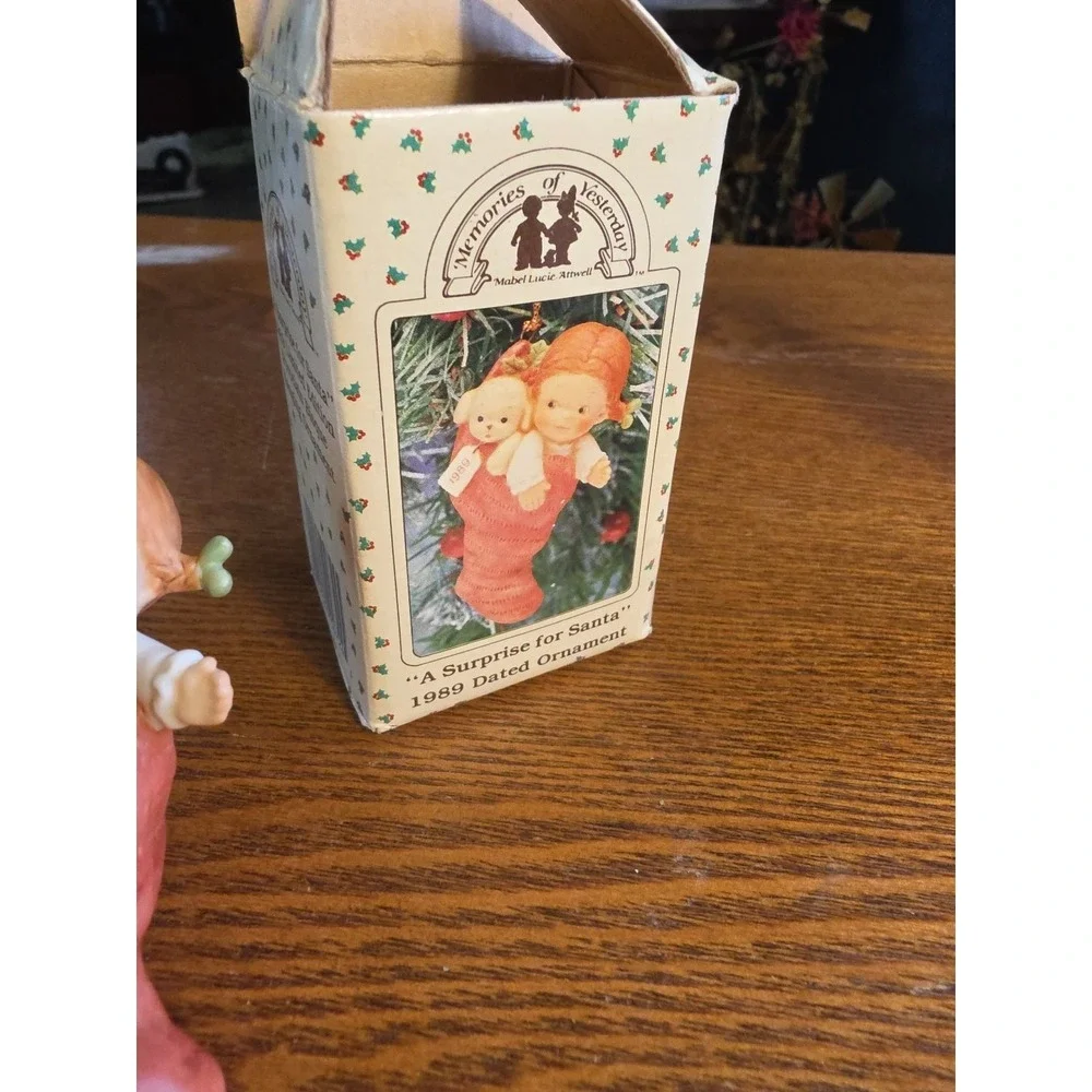 Enesco 1989 Memories of Yesterday A‎ Surprise for Santa Porcelain Ornament